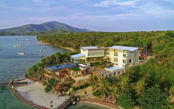 Rekomendasi paket hotel resort terbaik di karimunjawa paling laris terpopuler di karimunjawa, buktikan sendiri keindahannya.