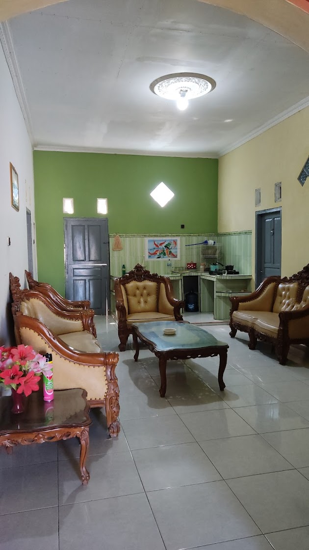 hj waroh homestay